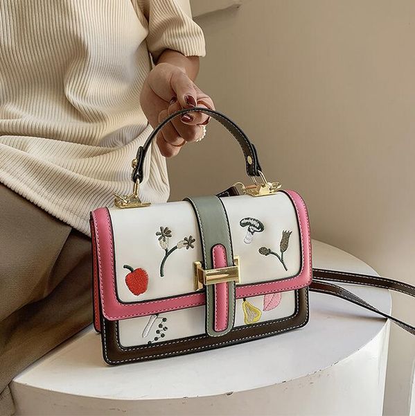 factory wholesale women shoulder bags sweet embroidered handbags in summer simple leather bag street fashion polka dot printed handbag, Black;red
factory wholesale women shoulder bags sweet embroidered handbags in summer simple leather bag street fashion polka dot printed handbag, Black;red