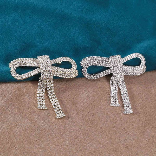 factory full diamond bowknot grab chain new fashion temperament brooch high grade clothing accessories neckpin christmas
factory full diamond bowknot grab chain new fashion temperament brooch high grade clothing accessories neckpin christmas