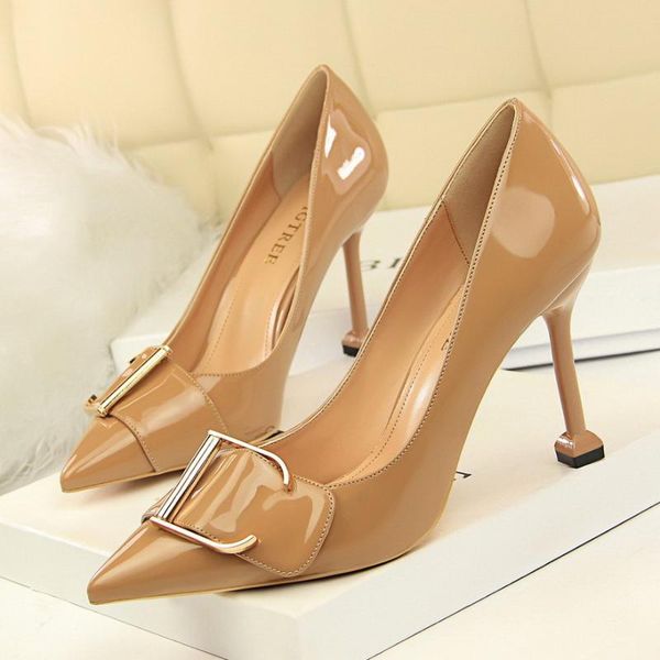 dress shoes european and american style professional women's high heels high-heeled patent leather shallow mouth pointed metal belt bu, Black
dress shoes european and american style professional women's high heels high-heeled patent leather shallow mouth pointed metal belt bu, Black