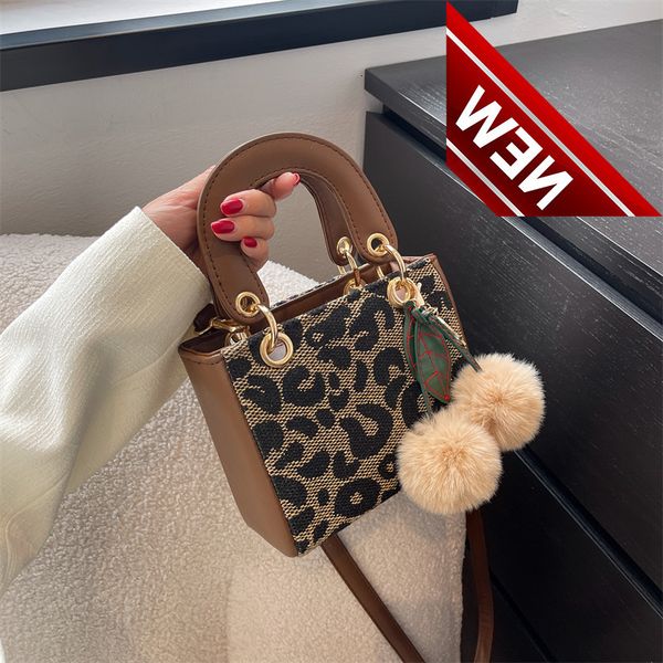 female casual princess of wales bag 2022 new leopard pattern versatile handbag messenger shoulder
female casual princess of wales bag 2022 new leopard pattern versatile handbag messenger shoulder