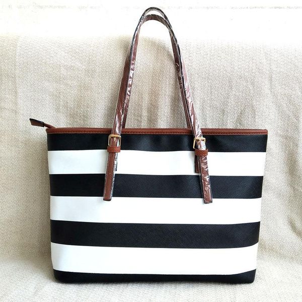 evening bags handbags for women 2021 luxury designer all match striped single shoulder bag ladies fashionable soho
evening bags handbags for women 2021 luxury designer all match striped single shoulder bag ladies fashionable soho