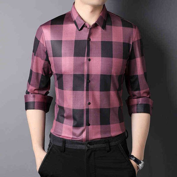 2021 autumn long sleeve young korean casual lapel printed plaid men's shirt, White;black
2021 autumn long sleeve young korean casual lapel printed plaid men's shirt, White;black