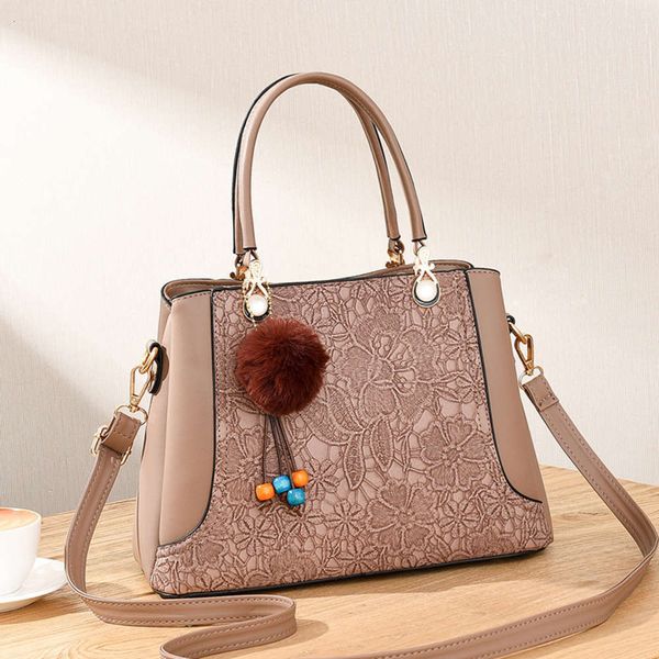 hbp 2021 new fashion pu women's korean high capacity handbag hair ball pendant single shoulder messenger bag
hbp 2021 new fashion pu women's korean high capacity handbag hair ball pendant single shoulder messenger bag