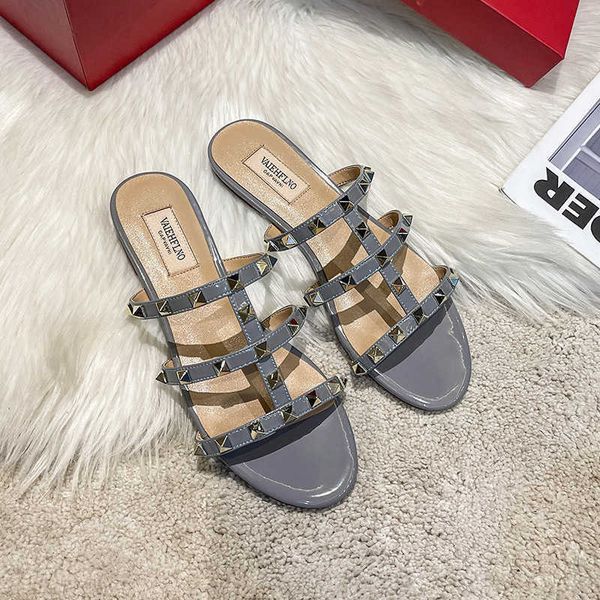 v family rivet sandals for women's wear 2021 new fashion versatile leather beach flat women's slippers summer zlh, Black
v family rivet sandals for women's wear 2021 new fashion versatile leather beach flat women's slippers summer zlh, Black