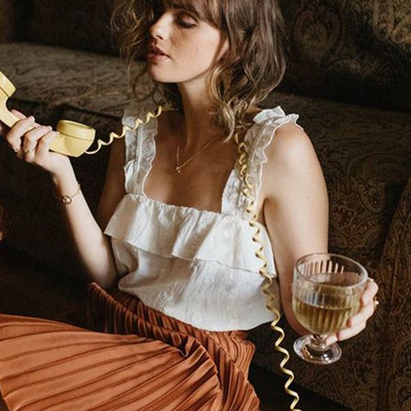 2021 new hermine floral embroidery women summer sleeveless ruffles casual chic shirts vintage elegant blouse tunic idu4, White
2021 new hermine floral embroidery women summer sleeveless ruffles casual chic shirts vintage elegant blouse tunic idu4, White