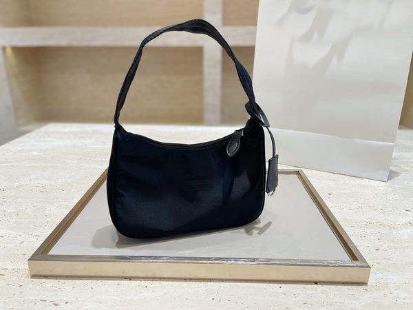 women crossbody upgraded plate shaped middle ancient bag handbag with imported original factory cross body handbags fabric light and practic
women crossbody upgraded plate shaped middle ancient bag handbag with imported original factory cross body handbags fabric light and practic