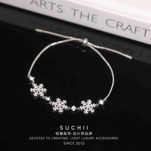 bracelet snowflake micro inlaid zircon bracelet can pull and adjust winter snowflake exquisite bracelet, Golden;silver
bracelet snowflake micro inlaid zircon bracelet can pull and adjust winter snowflake exquisite bracelet, Golden;silver