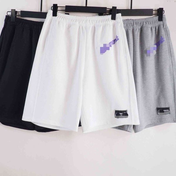 correct version of fashion brand v e t letter foam printing couple casual shorts capris, White;black
correct version of fashion brand v e t letter foam printing couple casual shorts capris, White;black