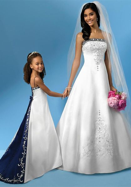 vintage rustic satin embroidery wedding dress white and navy 2022 plus size strapless lace-up court train bride gowns color matched a line l
vintage rustic satin embroidery wedding dress white and navy 2022 plus size strapless lace-up court train bride gowns color matched a line l