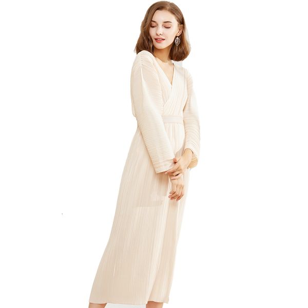 2021 new folds es women autumn bell high waist large size long sleeve v-neck casual 5122 cuhm, Black;gray
2021 new folds es women autumn bell high waist large size long sleeve v-neck casual 5122 cuhm, Black;gray