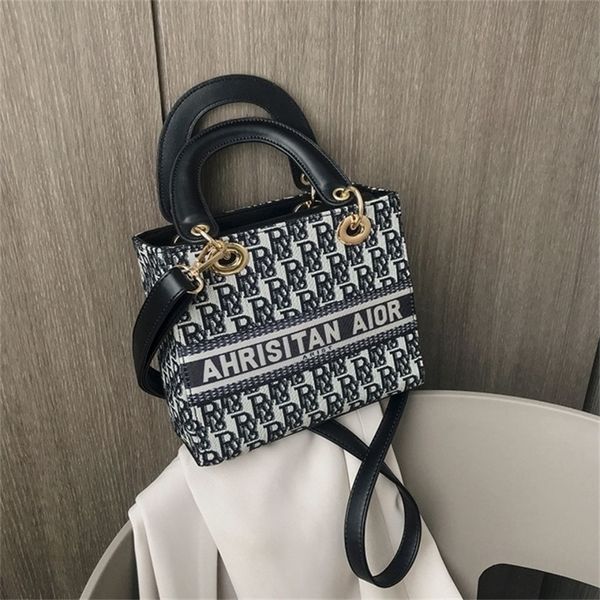 70% off deals online advanced sense of foreign style portable women's new fashion princess bag wholesale store
70% off deals online advanced sense of foreign style portable women's new fashion princess bag wholesale store