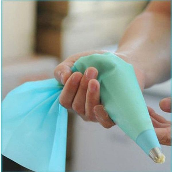 cake tools silicone cream pastry bag dessert decorators material blue color extrusion decorating kitchen
cake tools silicone cream pastry bag dessert decorators material blue color extrusion decorating kitchen