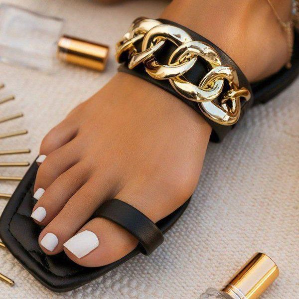 slippers summer european and american square headgear toe small fragrant wind metal chain female large size beach i, Black
slippers summer european and american square headgear toe small fragrant wind metal chain female large size beach i, Black