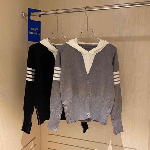 2022 factory wholesale new early autumn tb + two piece pullover striped hoodie for men and women, White;black
2022 factory wholesale new early autumn tb + two piece pullover striped hoodie for men and women, White;black