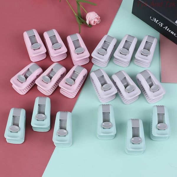 12/6 pcs/set non-slip quilt duvet cover clips plastic blankets fastener clip non-slip bed cover duvet sheet fixer bed sheet clip
12/6 pcs/set non-slip quilt duvet cover clips plastic blankets fastener clip non-slip bed cover duvet sheet fixer bed sheet clip
