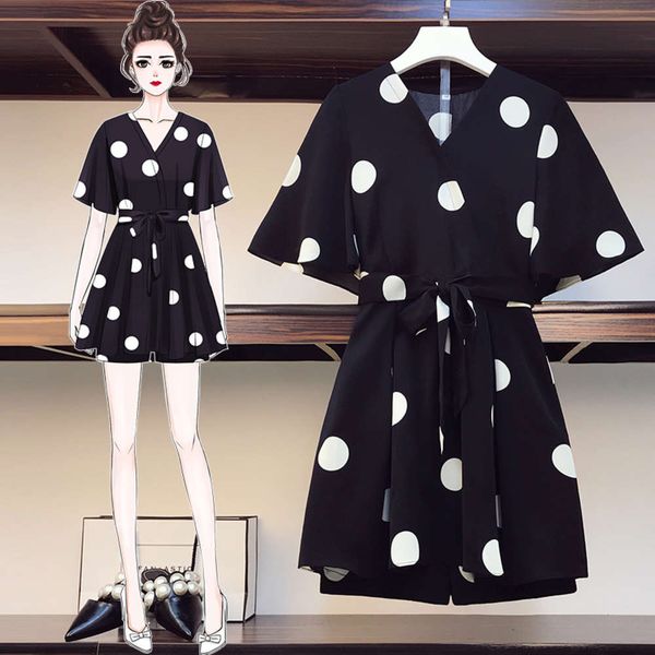 big size women's clothing fat sister 2021 summer new foreign style age reducing, meat covering and thin fashion chiffon shorts two, Black;gray
big size women's clothing fat sister 2021 summer new foreign style age reducing, meat covering and thin fashion chiffon shorts two, Black;gray