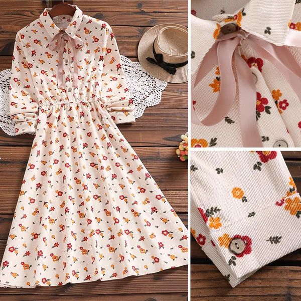 casual dresses 2021 autumn winter sweet small fresh floral corduroy age-reducing and slimming mid-length base long-sleeve dress, Black;gray 
casual dresses 2021 autumn winter sweet small fresh floral corduroy age-reducing and slimming mid-length base long-sleeve dress, Black;gray