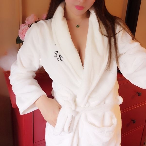 korean version of pajamas women's autumn and winter flannel pure white thick coral fleece warm plus long robe bathrobe 210203, Black;red
korean version of pajamas women's autumn and winter flannel pure white thick coral fleece warm plus long robe bathrobe 210203, Black;red