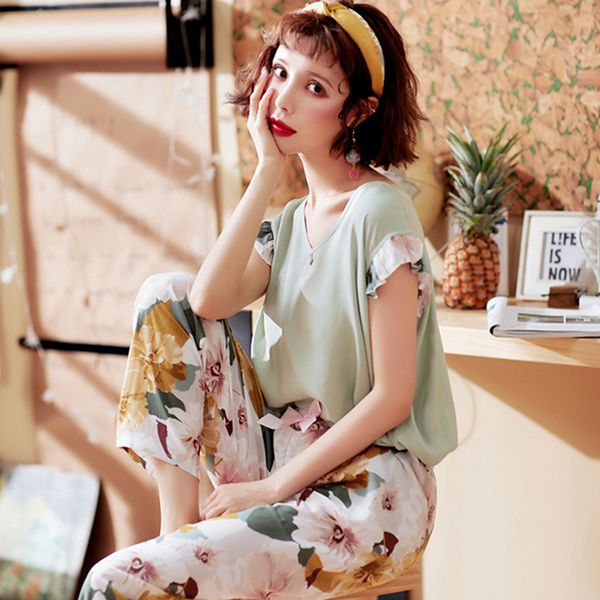 2021 new women's viscose female pajamas sleepwear floral printed v neck short sleeve elastic waist nightwear sets rf6v, Black;red
2021 new women's viscose female pajamas sleepwear floral printed v neck short sleeve elastic waist nightwear sets rf6v, Black;red