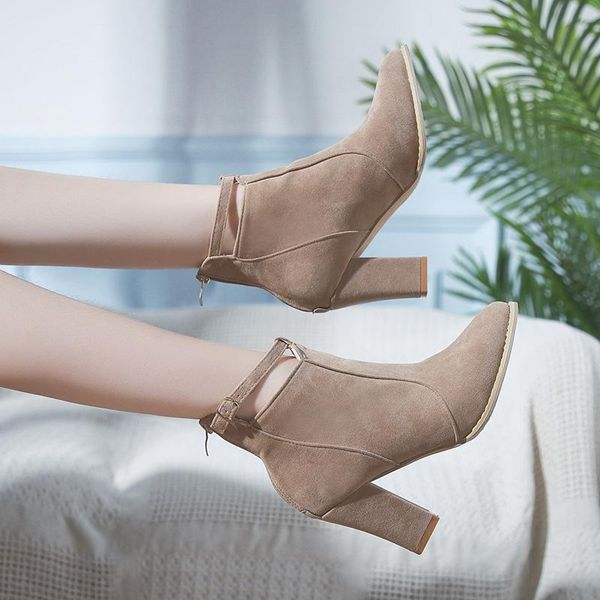 women's shoes winter new short barrel thick-heeled boots high-heeled women's boots, Black
women's shoes winter new short barrel thick-heeled boots high-heeled women's boots, Black