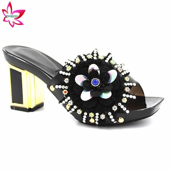 dress shoes 2021 retro style arrivals african women with appliques decorate rhinestone in black color italian design slipper
dress shoes 2021 retro style arrivals african women with appliques decorate rhinestone in black color italian design slipper