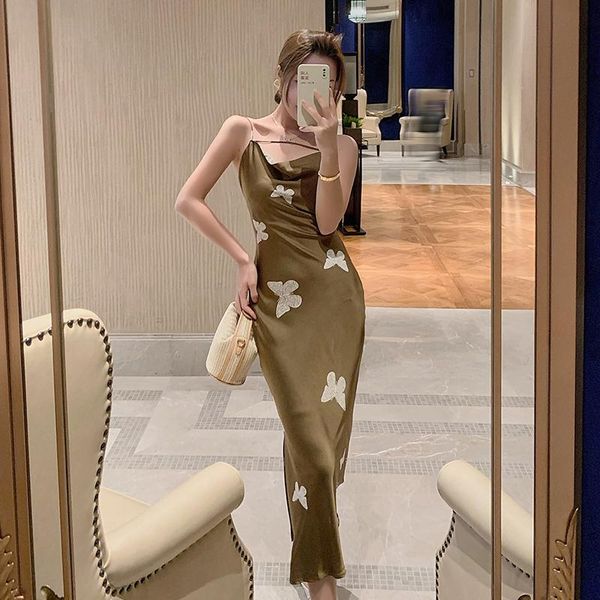 casual dresses 2021 summer butterfly print dress women spaghetti strap female high waist temperament slim long vestidos, Black;gray
casual dresses 2021 summer butterfly print dress women spaghetti strap female high waist temperament slim long vestidos, Black;gray