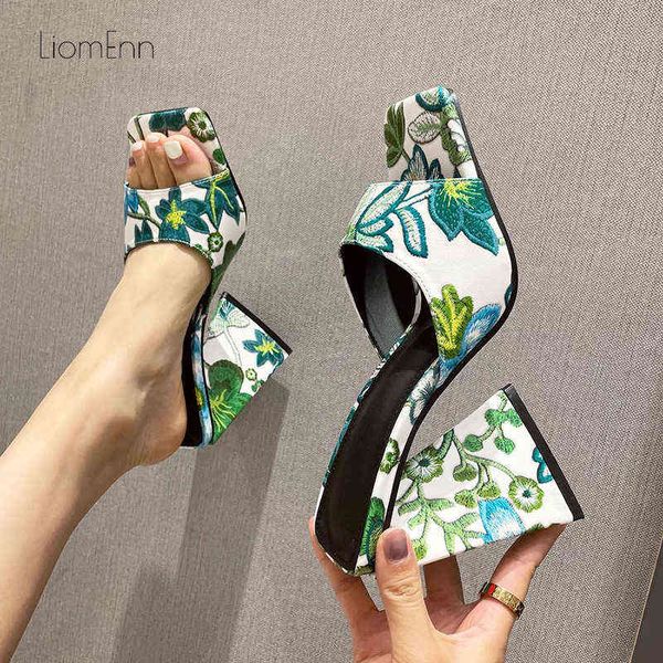slippers embroidered thick heels women party dress shoes new summer suqare toe elegant female slides sandals 220308, Black
slippers embroidered thick heels women party dress shoes new summer suqare toe elegant female slides sandals 220308, Black