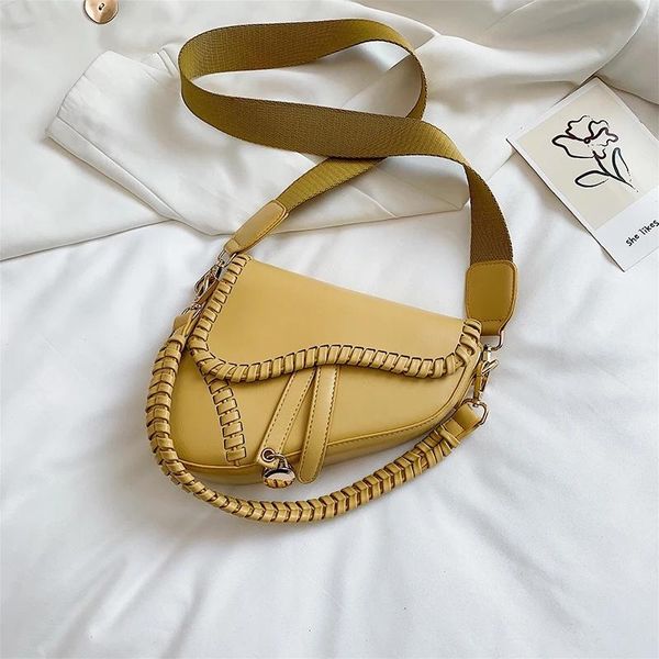 evening bags 2021 fashion saddle women bag one shoulder handle trend casual hasp zipper pu material polyester inside lock ornament
evening bags 2021 fashion saddle women bag one shoulder handle trend casual hasp zipper pu material polyester inside lock ornament