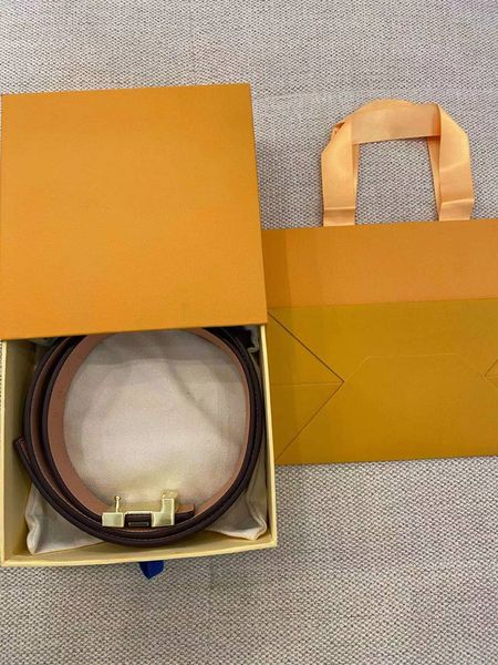 europeanamerican style fashion belt, men's women's the highest quality 4 colors, gold and silver buttons can choose orange box, Black;brown
europeanamerican style fashion belt, men's women's the highest quality 4 colors, gold and silver buttons can choose orange box, Black;brown