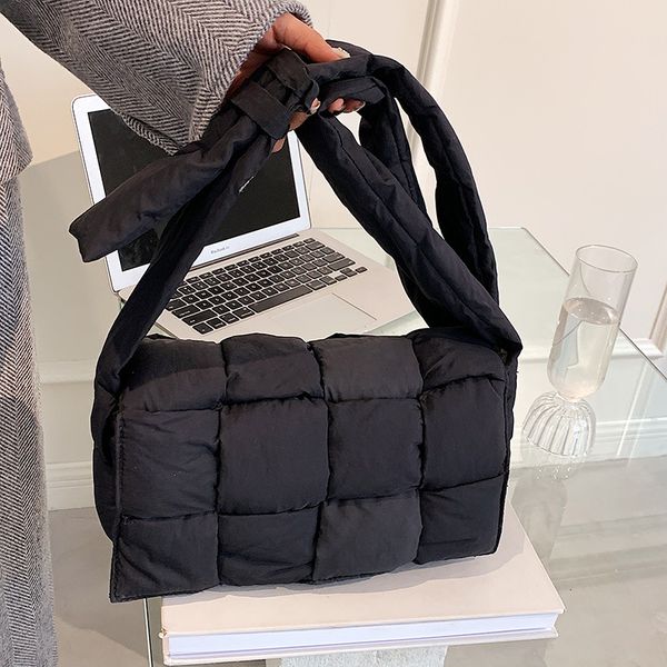 women's new woven bag fashion nylon cloth pillow bag all-match casual niche shoulder messenger bag
women's new woven bag fashion nylon cloth pillow bag all-match casual niche shoulder messenger bag