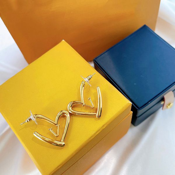fashion designers luxurys earrings letter printed ear studs classic gold heart shape hoop earring for womens gift ohrringe, Golden 
fashion designers luxurys earrings letter printed ear studs classic gold heart shape hoop earring for womens gift ohrringe, Golden