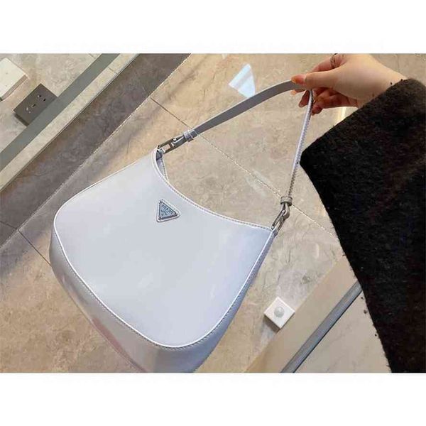 handbag2021 new patent leather trend underarm bag small packet size: 23.16 27.18cm gift box package handbaggg bag
handbag2021 new patent leather trend underarm bag small packet size: 23.16 27.18cm gift box package handbaggg bag