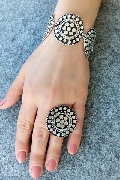 earrings & necklace women's fashion jewelry antique silver plated dots shaped handmade adjustable ring and bracelet sets
earrings & necklace women's fashion jewelry antique silver plated dots shaped handmade adjustable ring and bracelet sets