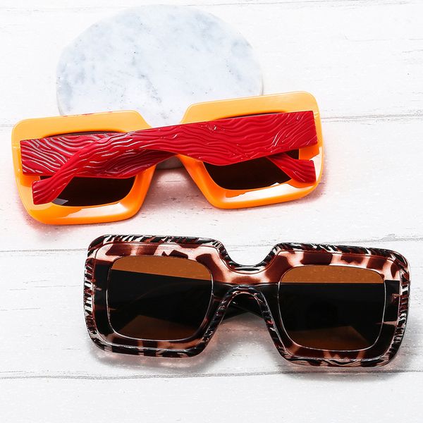 2021 new fashion carved pc frame sunglasses versatile sunglasses for men women colorful glasses classic retro designer sun glass, White;black
2021 new fashion carved pc frame sunglasses versatile sunglasses for men women colorful glasses classic retro designer sun glass, White;black