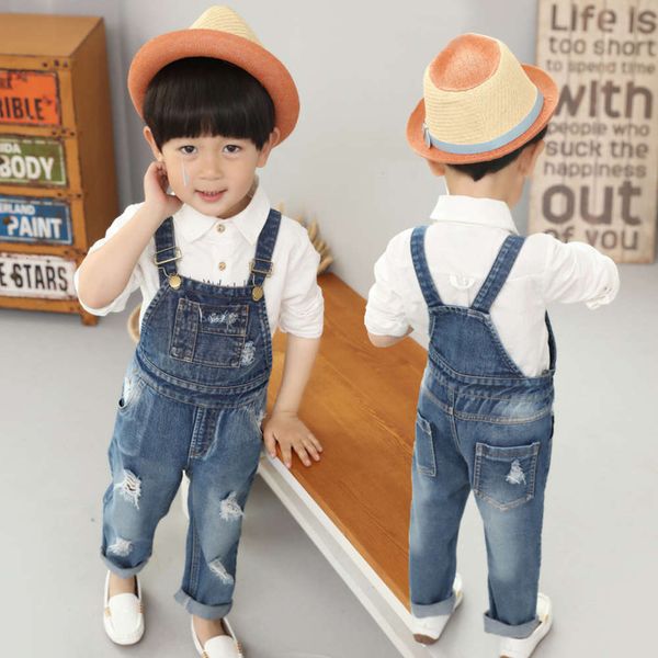 autumn 2020 new children's suspenders casual small and medium-sized boys' korean perforated jeans pants, Blue
autumn 2020 new children's suspenders casual small and medium-sized boys' korean perforated jeans pants, Blue