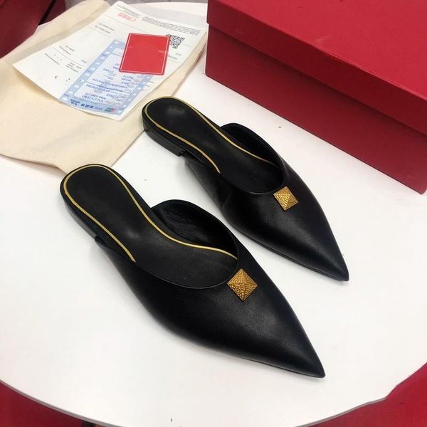 2021women suede loafer mules casual booties wood flat heel slides big chain slippers genuine leather luxurys designers shoes size 35-40, Black
2021women suede loafer mules casual booties wood flat heel slides big chain slippers genuine leather luxurys designers shoes size 35-40, Black