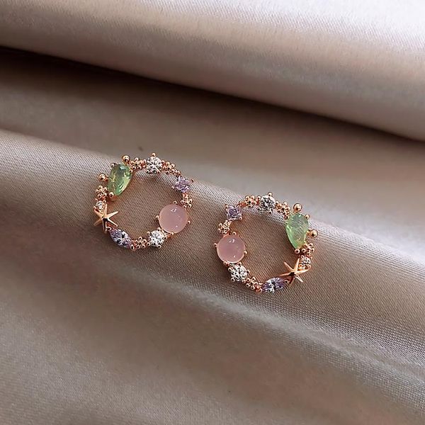 stud 2021 arrival classic round pink green crystal earrings for women sweet flower cirlce jewelry fashion brincos gift, Golden;silver 
stud 2021 arrival classic round pink green crystal earrings for women sweet flower cirlce jewelry fashion brincos gift, Golden;silver