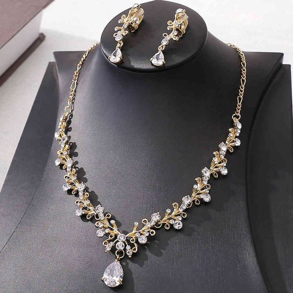 exquisite water drop bridal jewelry korean zircon necklace earring set wedding dress necklace, Silver
exquisite water drop bridal jewelry korean zircon necklace earring set wedding dress necklace, Silver