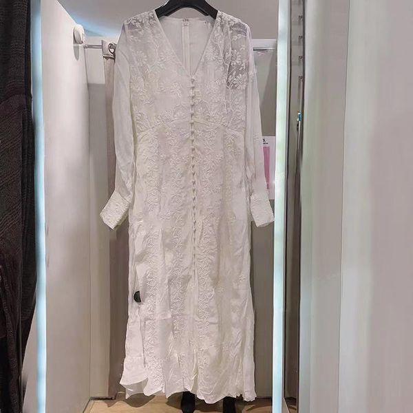 casual dresses women dress 2021 spring and summer french elegant floral embroidery v-neck single-breasted long, Black;gray
casual dresses women dress 2021 spring and summer french elegant floral embroidery v-neck single-breasted long, Black;gray