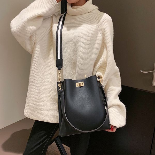 handbag women luxurys designers bags 2021 crossbody bag brand pu leather black bu purse zhouzhoubao123
handbag women luxurys designers bags 2021 crossbody bag brand pu leather black bu purse zhouzhoubao123