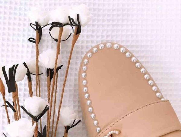 comfortable fashion women's sandals ladies leather slippers pearl loafers shoes female casual sandal c22915, Black
comfortable fashion women's sandals ladies leather slippers pearl loafers shoes female casual sandal c22915, Black