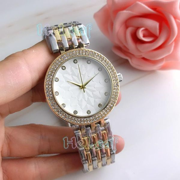 wristwatches fashion brand women watches silver gold round stainless steel sun flower pattern quartz watch female diamond clock, Slivery;brown
wristwatches fashion brand women watches silver gold round stainless steel sun flower pattern quartz watch female diamond clock, Slivery;brown