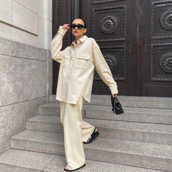 women's jackets 2021 spring and autumn casual solid color lapel long sleeve pocket decoration loose single breasted shirt jacket, Black;brown
women's jackets 2021 spring and autumn casual solid color lapel long sleeve pocket decoration loose single breasted shirt jacket, Black;brown