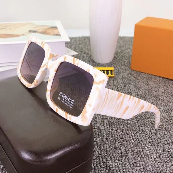 fashion design polarized sunglasses men women square plate frame classic and generous shape style uv400 protection with packaging oculos de, White;black
fashion design polarized sunglasses men women square plate frame classic and generous shape style uv400 protection with packaging oculos de, White;black