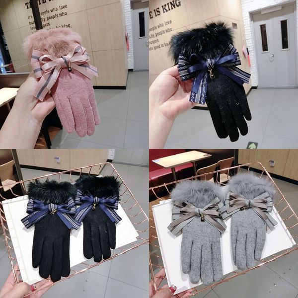 gloves korean version of women' double skin, velvet rabbit hair, winter cashmere, butterfly, water bottle, pendant, and warmth, Blue;gray
gloves korean version of women' double skin, velvet rabbit hair, winter cashmere, butterfly, water bottle, pendant, and warmth, Blue;gray