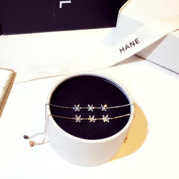 link, chain bracelet for women's fashion design super flash inlaid rhinestone flower temperament joker simple gift, Black
link, chain bracelet for women's fashion design super flash inlaid rhinestone flower temperament joker simple gift, Black