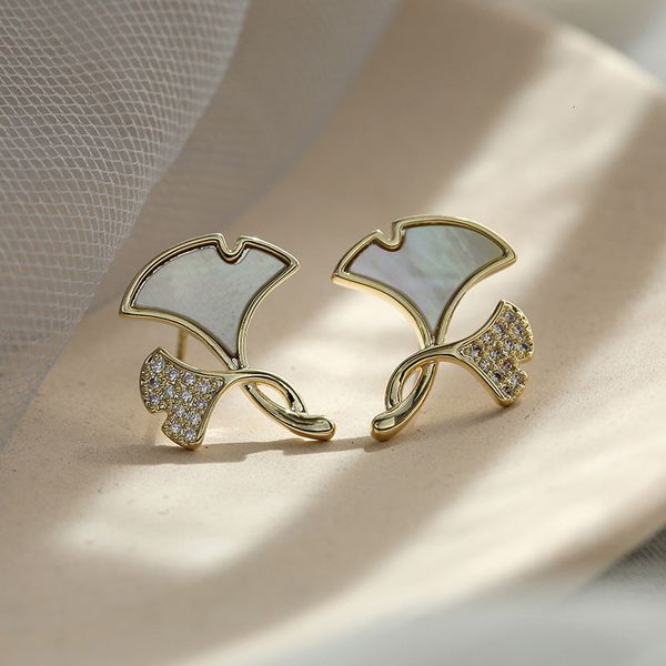 light luxury earrings s925 silver needle seed mother two pieces ginkgo biloba white fritillaria earrings female gold temperament micro set, Golden
light luxury earrings s925 silver needle seed mother two pieces ginkgo biloba white fritillaria earrings female gold temperament micro set, Golden