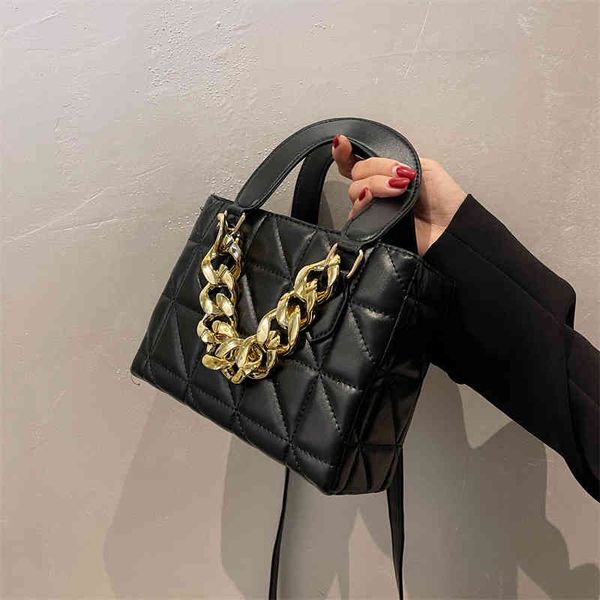 this year's popular bag women's 2021 new high-grade texture minority portable princess versatile one shoulder messenger bag
this year's popular bag women's 2021 new high-grade texture minority portable princess versatile one shoulder messenger bag
