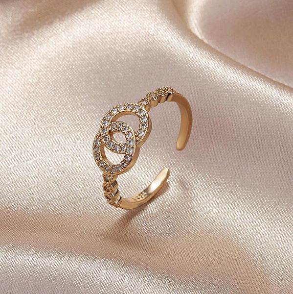 wedding rings luxury female white crystal round ring classic gold color for women trendy zircon stone open engagement, Slivery;golden
wedding rings luxury female white crystal round ring classic gold color for women trendy zircon stone open engagement, Slivery;golden