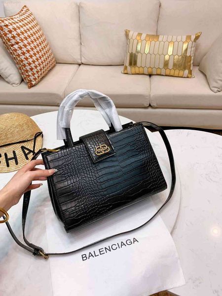 handbags women luxurys designers bags 2021 designer luxury satchel messenger handbag leather strum handbag purses totes mini crossbody bag i
handbags women luxurys designers bags 2021 designer luxury satchel messenger handbag leather strum handbag purses totes mini crossbody bag i